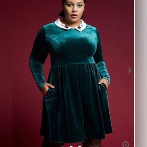 BNWT Disney green velvet collared dress